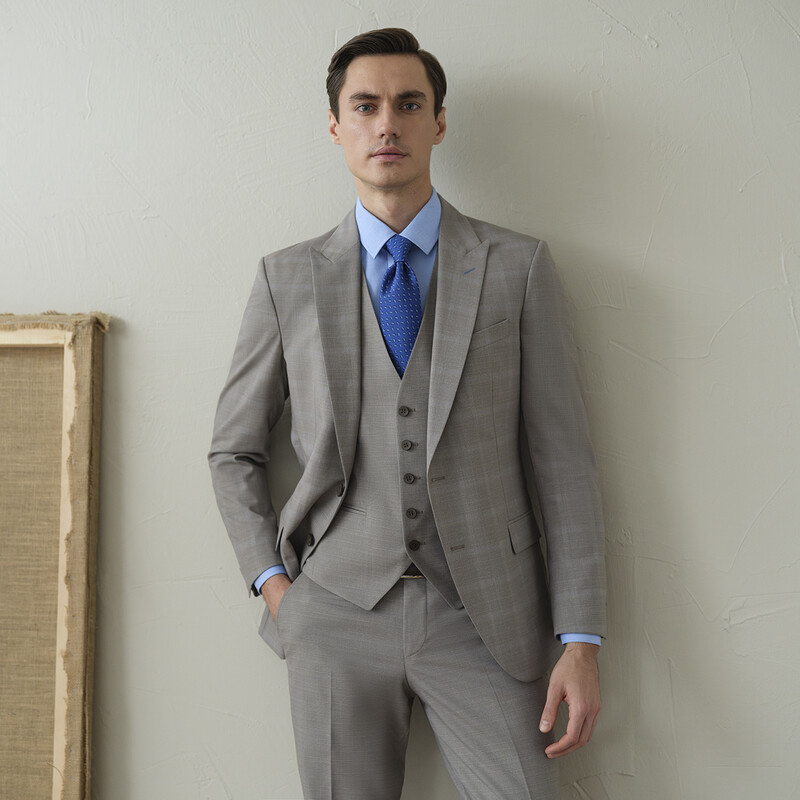 Amara Slim Fit Açık Gri Kareli Yelekli Takım 