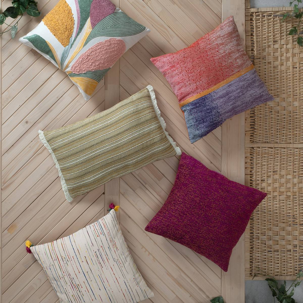Aveline Fuşya Kırlent 45x45 - 2