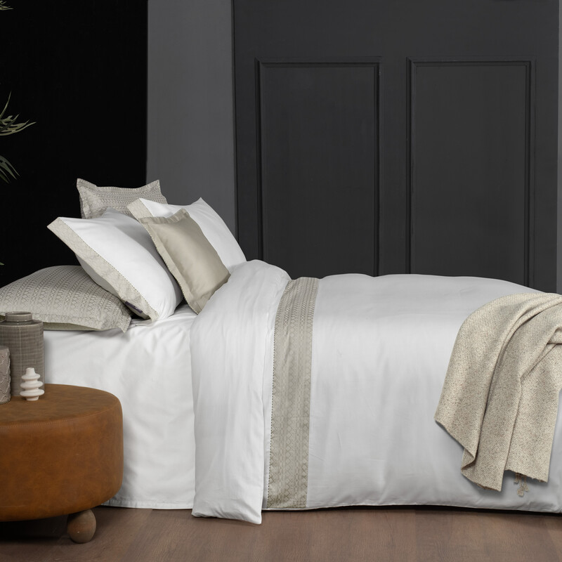 Elanor Pamuk Saten Çift Kişilik Beyaz Nevresim Takımı - SAREV