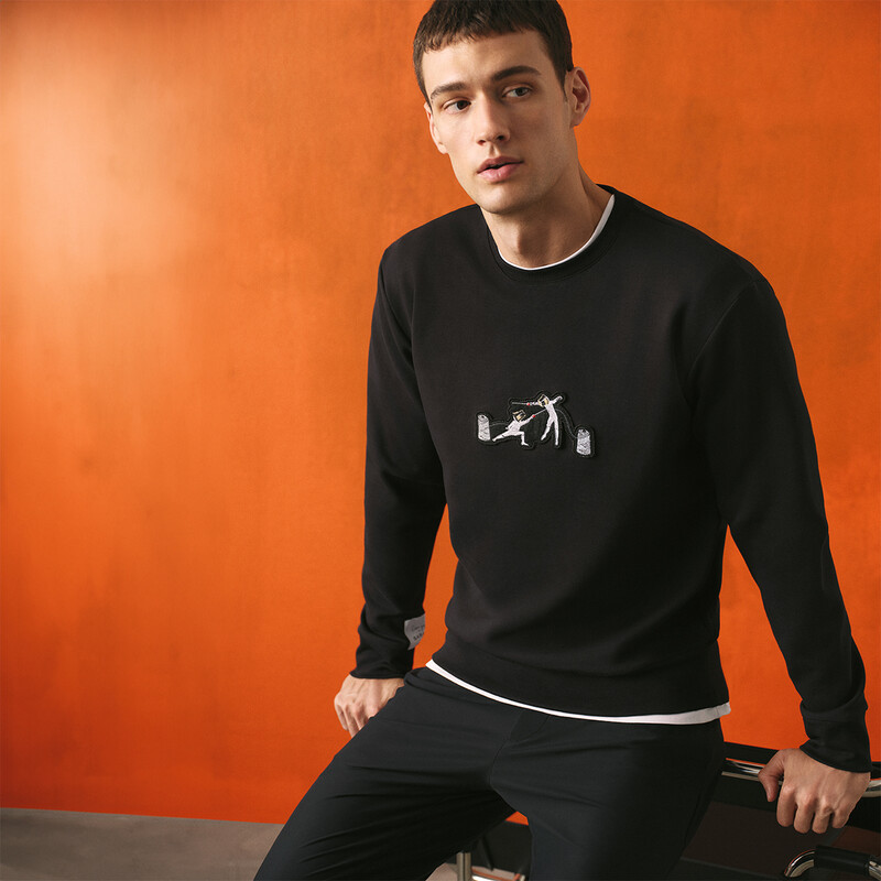 O Yaka Eskrim Tasarım Siyah Sweatshirt 