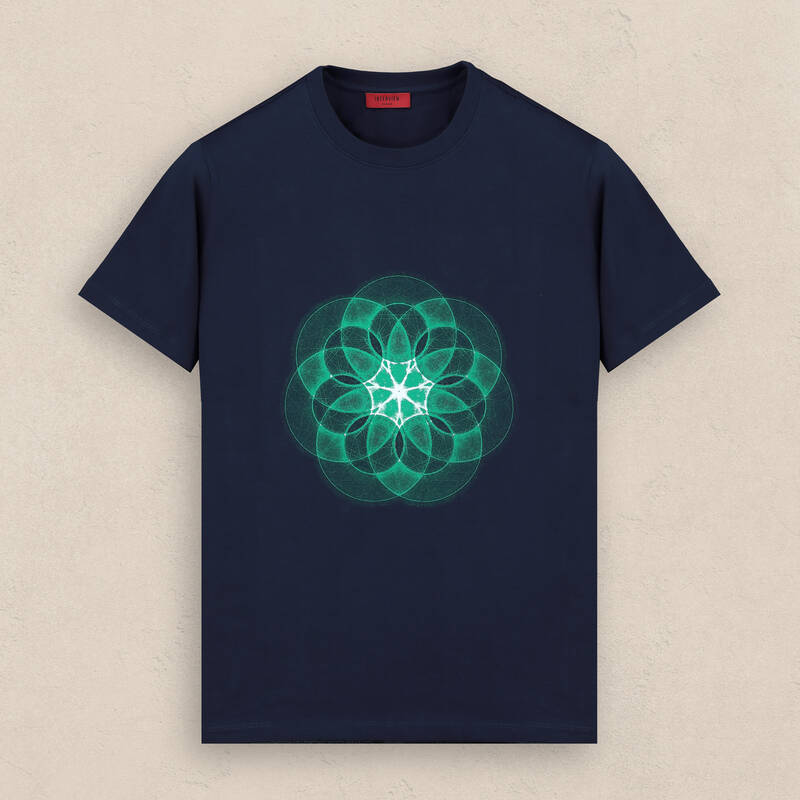 Bisiklet Yaka Önü Desenli Lacivert Tişört - 1