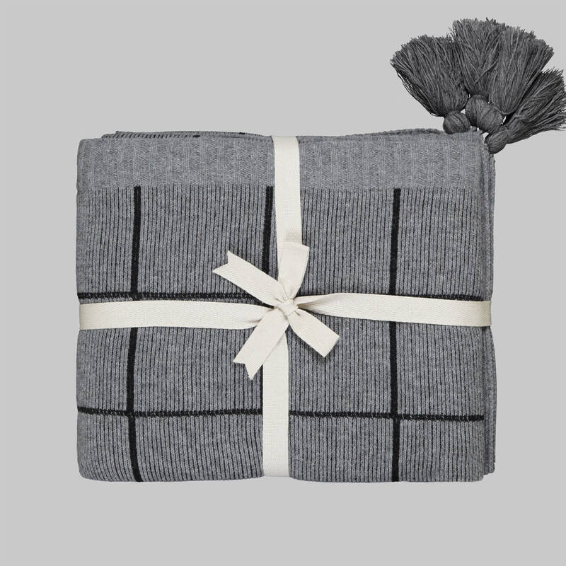 Moneta Throw Gri - 1
