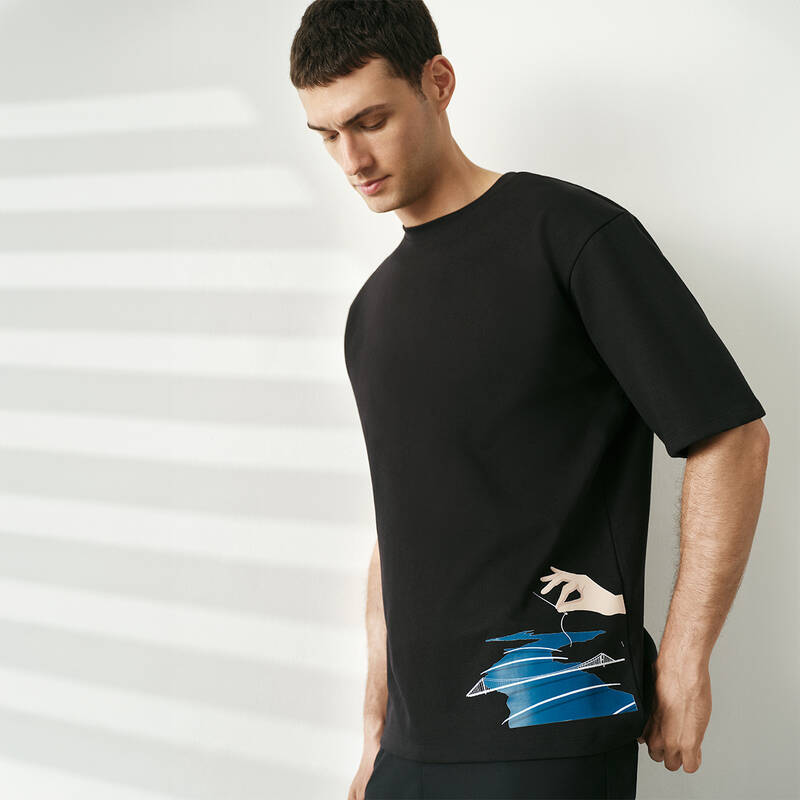 O Yaka Boğaz Tasarım Siyah Tişört - 1