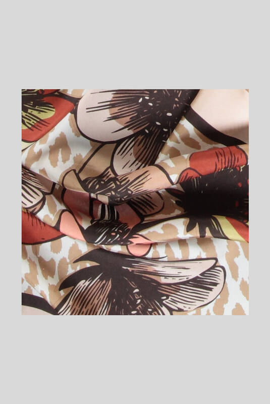 Çiçek Desenli Kahverengi Twill İpek Eşarp - 2