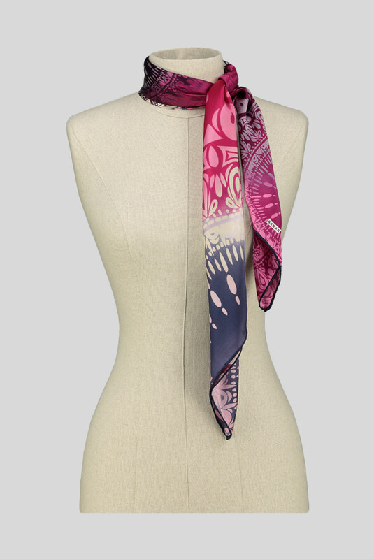 Etnik Desenli Pembe Saten İpek Eşarp - SARAR