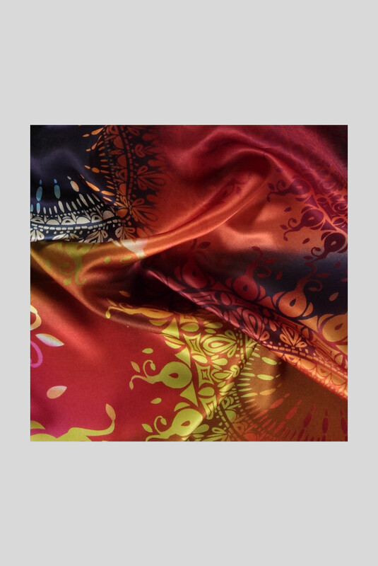 Etnik Desenli Turuncu Saten İpek Eşarp - SARAR