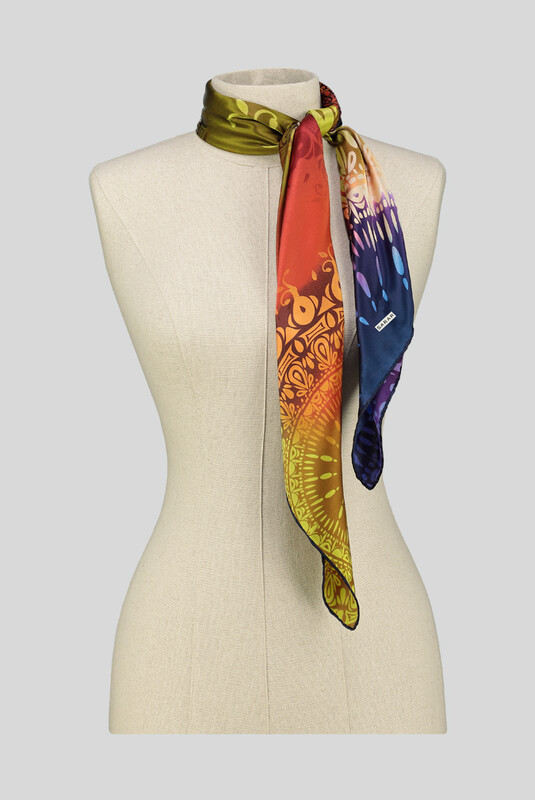 Etnik Desenli Turuncu Saten İpek Eşarp - SARAR