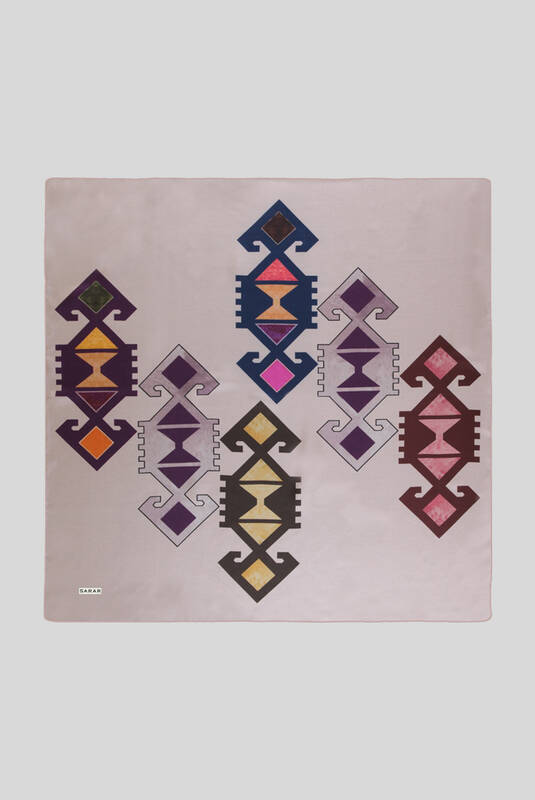 Etnik Desenli Twill Pudra İpek Eşarp - 1