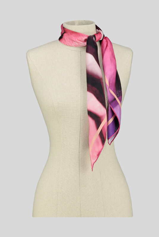 Geometrik Desenli Twill Pembe İpek Eşarp - SARAR