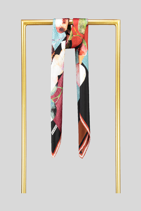 Sura Siyah Desenli İpek Eşarp - SARAR