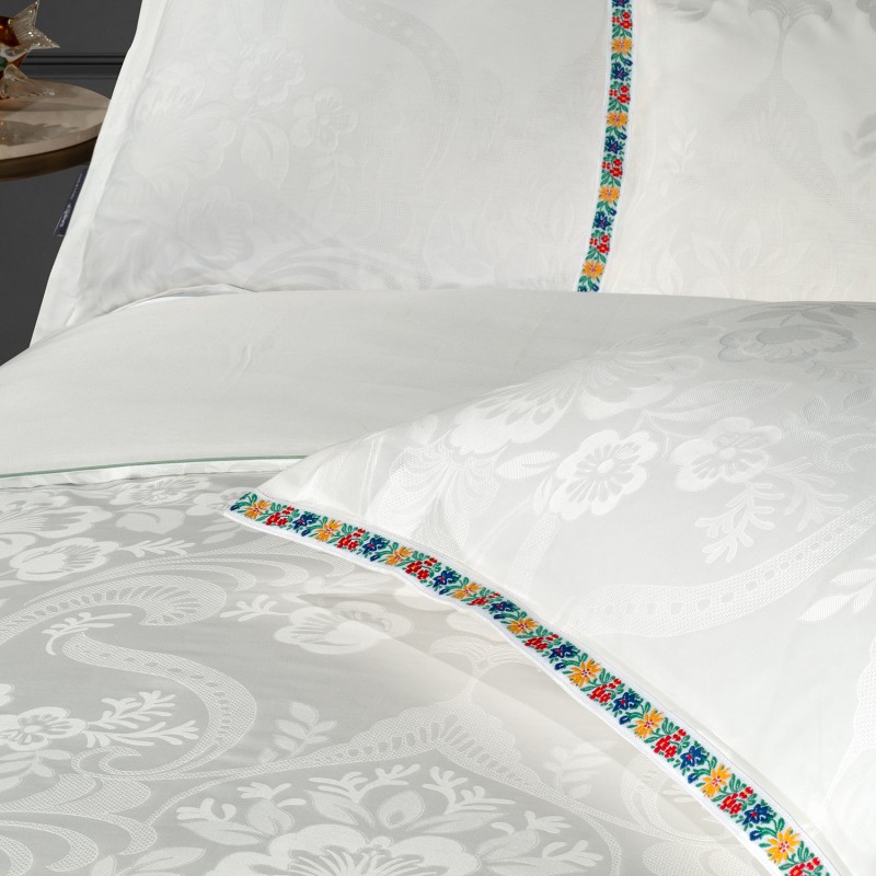 Shakira Jakarlı Saten Nevresim Takımı King Size - SAREV